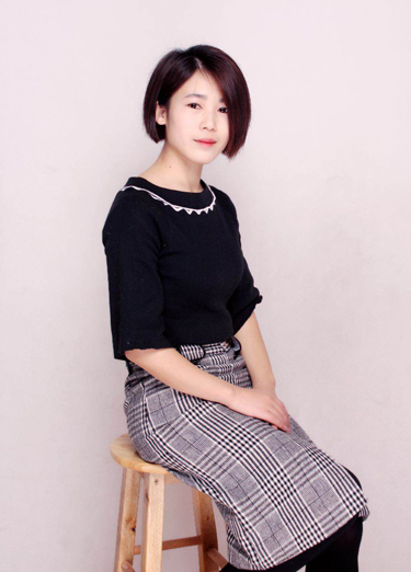 何婷